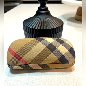 Authentic Burberry Sunglasses 🕶️ Case